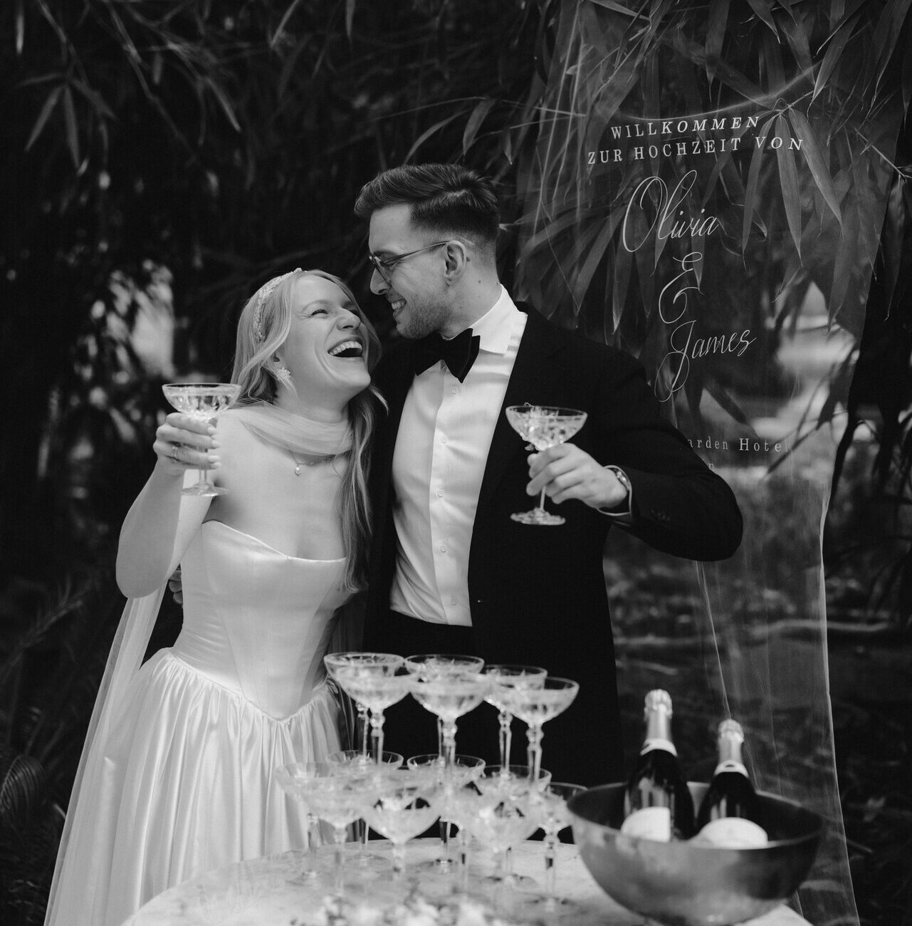 Hochzeitspaar Sektempfang Gartenhochzeit Berlin
