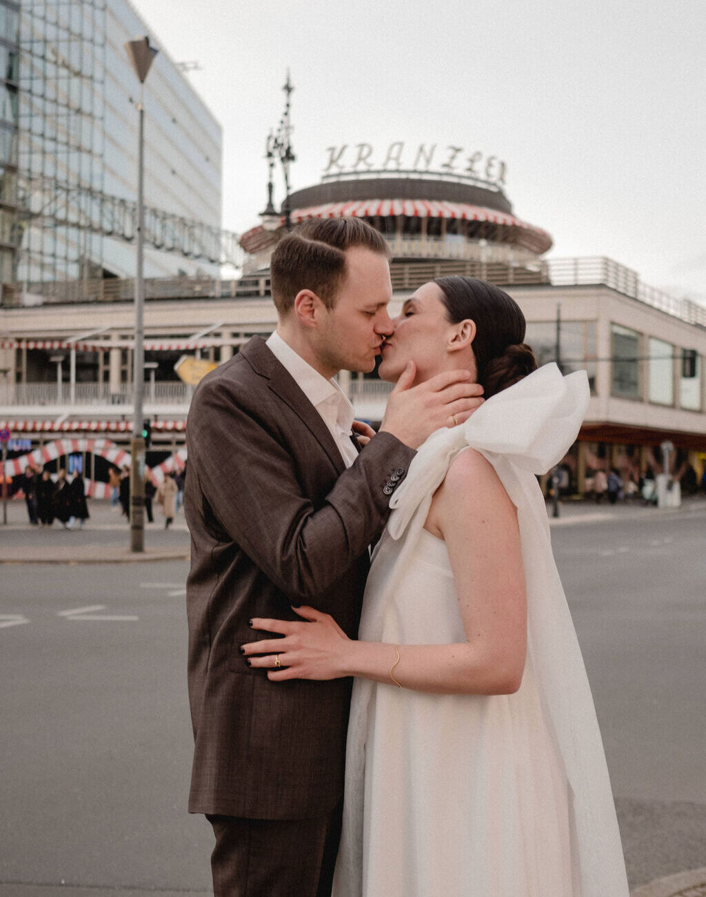 Modern City Wedding BOLD YES Weddings